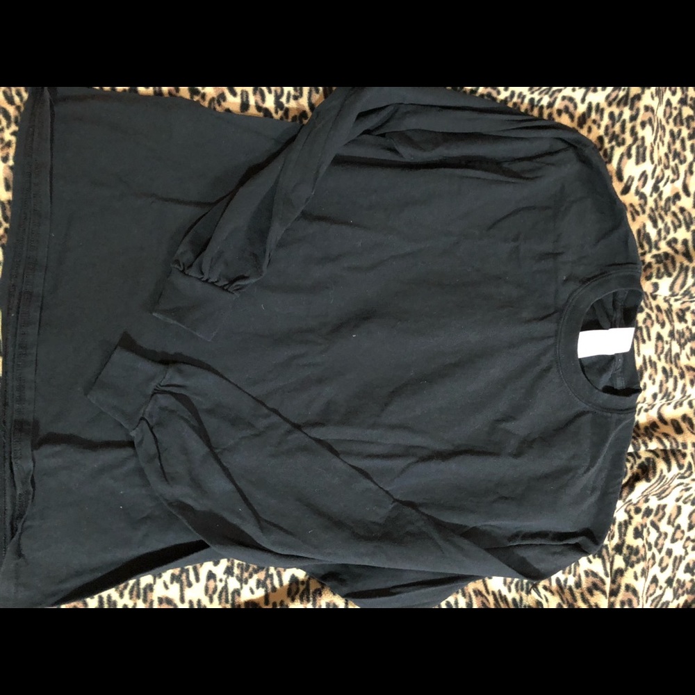 GILDAN TOP WINGS ON BACK EUC - Picture 2 of 4